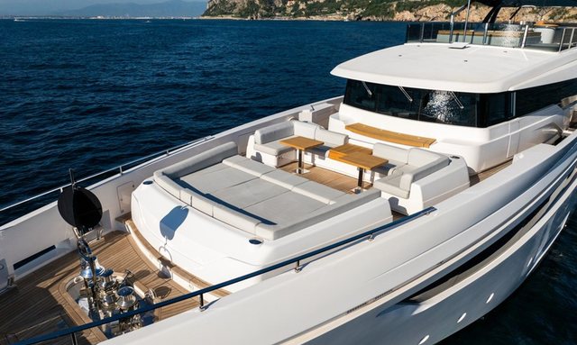 Lady M yacht Forward Sun Pads