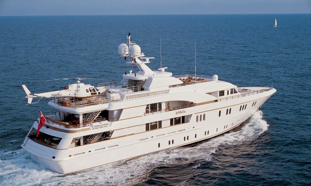 Hadia yacht Heli-deck