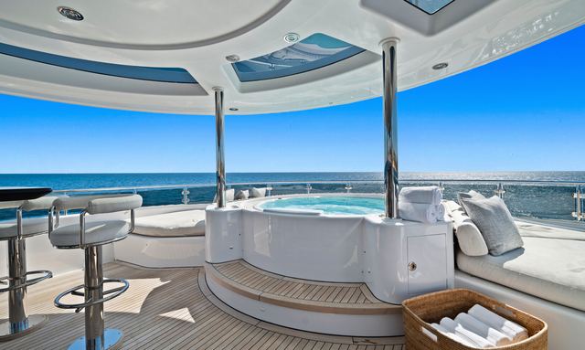 Rule No.1 yacht Sundeck Jacuzzi