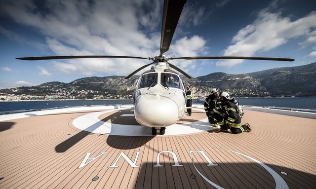 Luna yacht Two Helipads