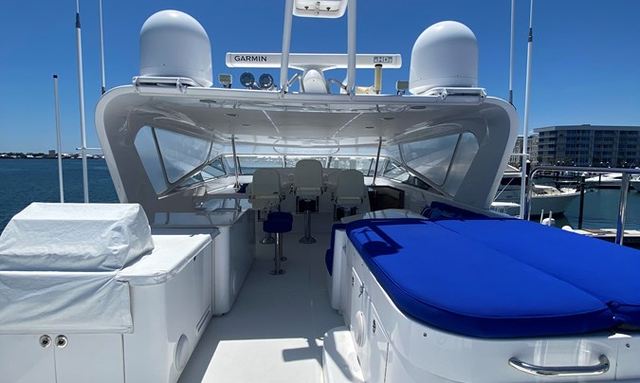 Life's a Journey yacht Spacious Flybridge