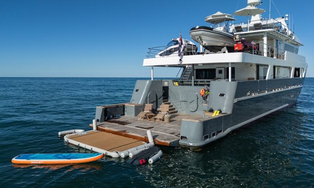 B89 yacht Beach Club