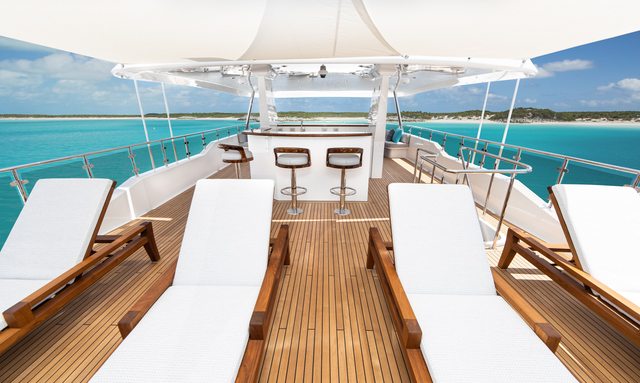 Memento Vivere yacht Extended Sun Deck