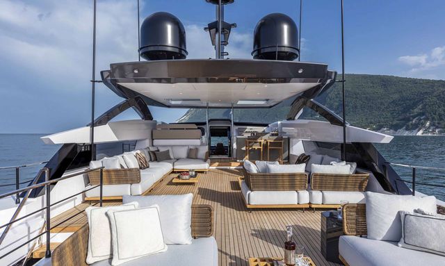 Rino yacht Generous Flybridge