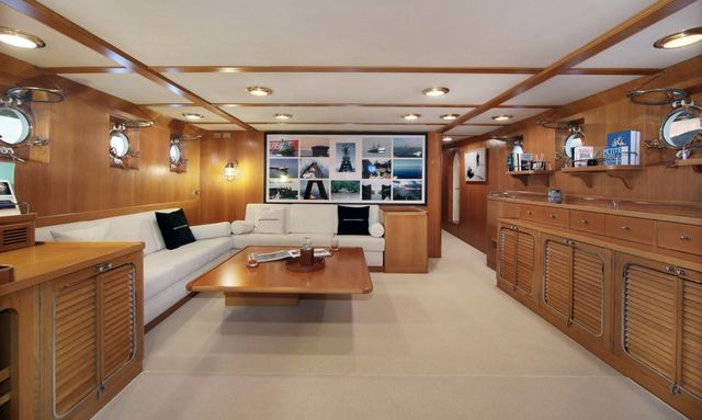 Santandrea yacht Elegant Salon