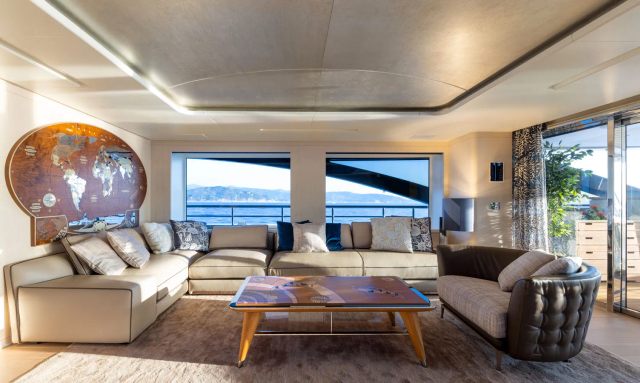 Iryna yacht Full-Height Windows