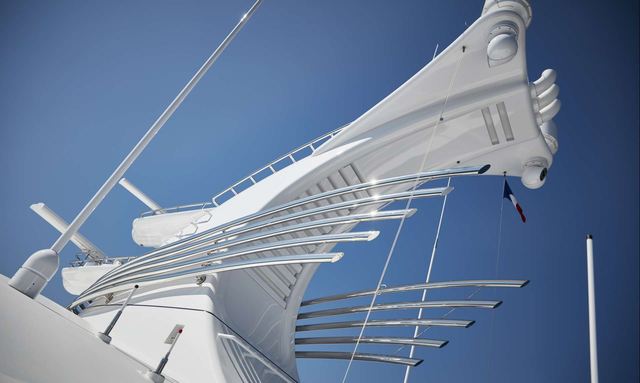 Symphony yacht Sculpture-Inspired Mast