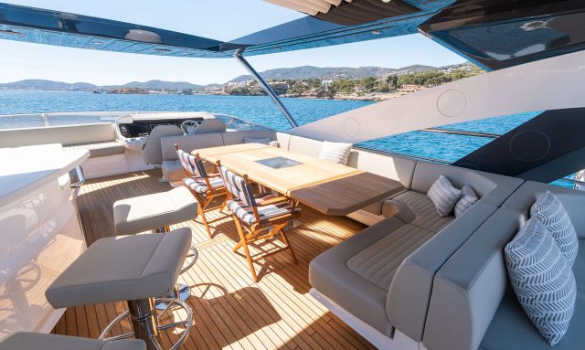 Kala yacht Fully equipped flybridge
