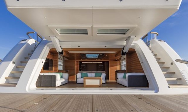 C yacht Versatile Beach Club