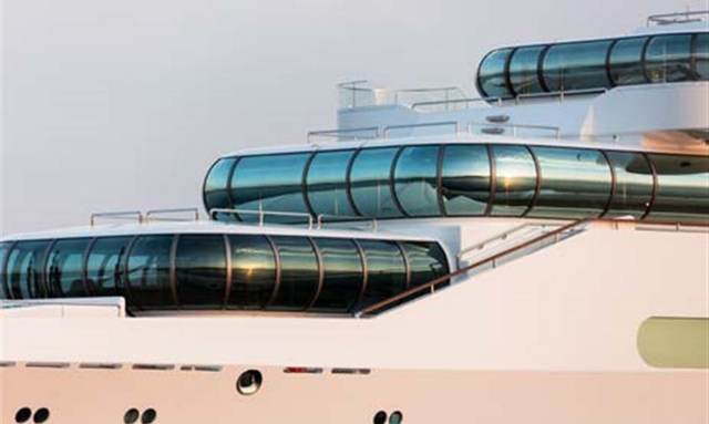 Zeus yacht Iconic Windows