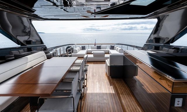 Onyx yacht Multiple Dining Options