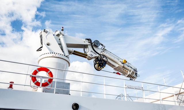 Game Changer yacht Hydraulic Crane 