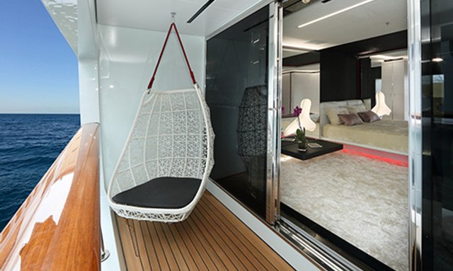 Ocean Paradise yacht Master Suite 