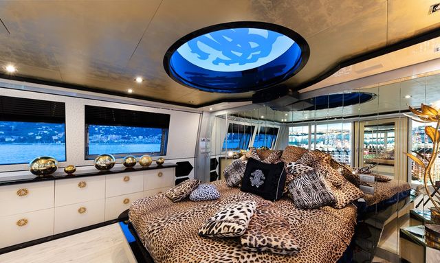 Freedom yacht Elevated Owner's Suite