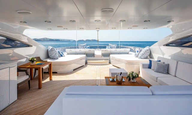 La Dea II yacht Sun Deck