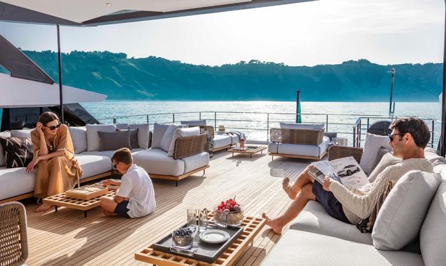 Sazel yacht Carbon fibre flybridge hardtop