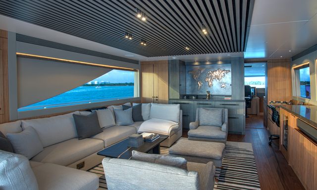 Hermosa yacht Cozy Sky Lounge