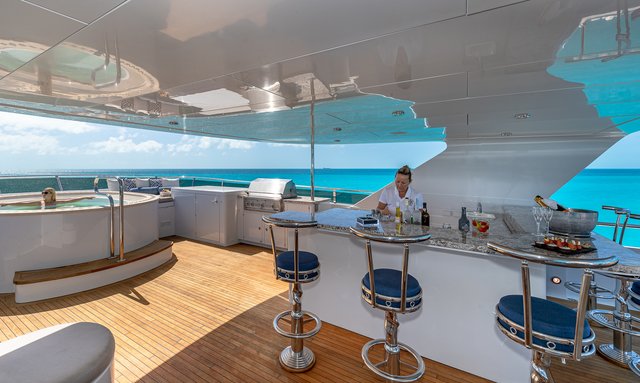 Amore yacht Convertible Sundeck 