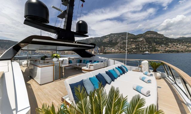 Aily yacht Upper Deck Jacuzzi