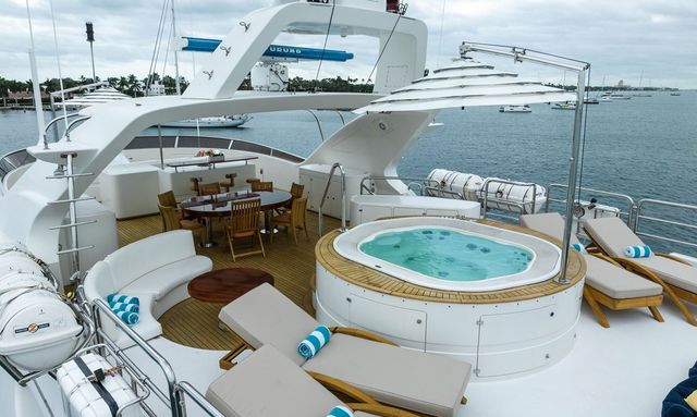 Guinevere yacht Sundeck Jacuzzi