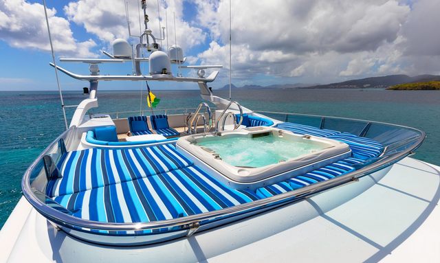 Driven yacht Open Sun Deck