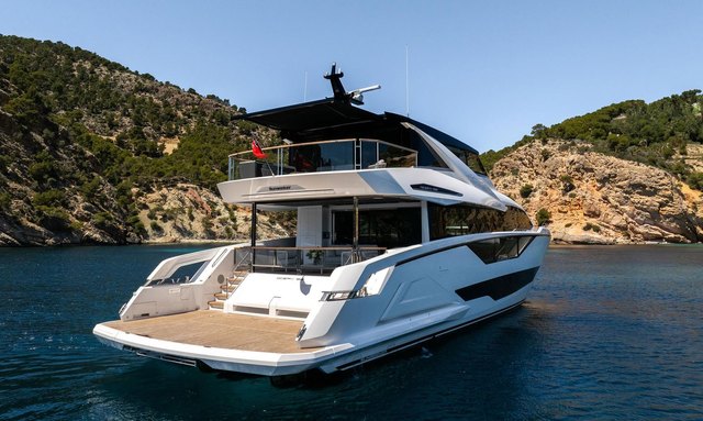 Aurelius yacht X-TEND Beach Club