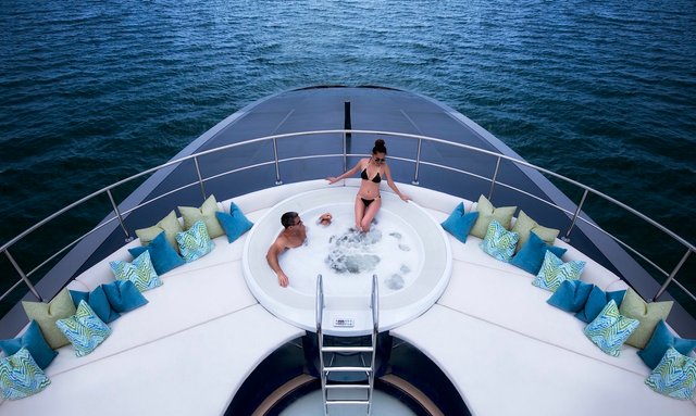 Ocean Emerald yacht Jacuzzi and Sunpad Haven