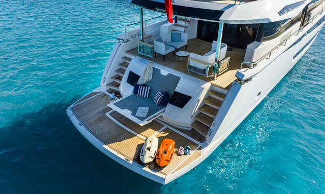 Hideout yacht X-TEND Beach Club System