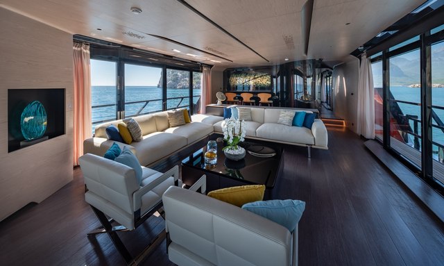 Edge yacht Expansive Glazing