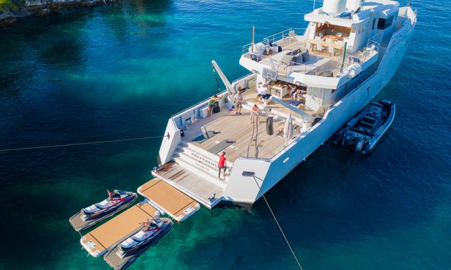 Preference 19 yacht Two-Level Aft Deck