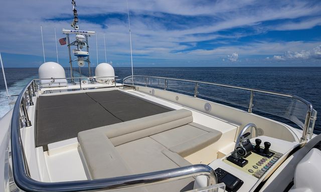 YA 79 yacht Expansive Sun Deck
