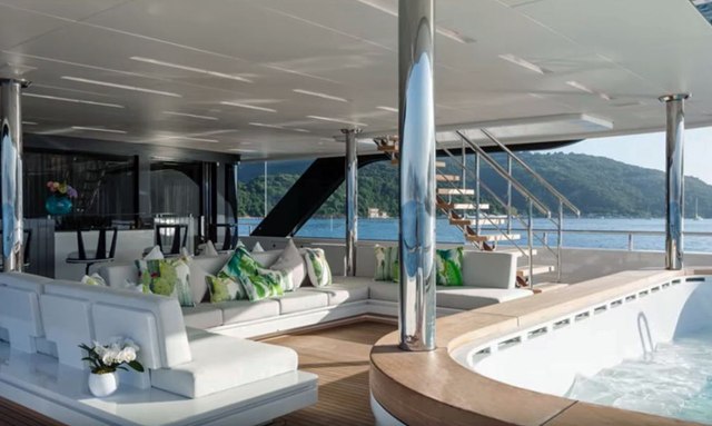 Quinta Essentia yacht Party-Ready Deck