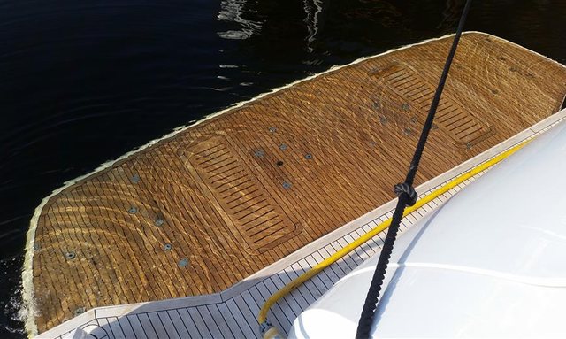 Spectre yacht Hydraulic Swim Platform