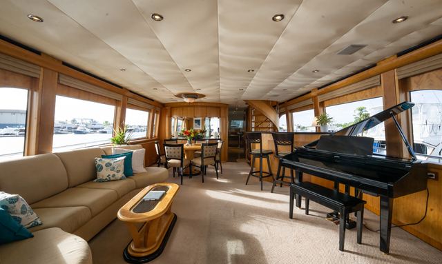 Break Away yacht Spacious Main Salon