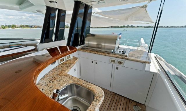 Amico yacht Luxurious Flybridge