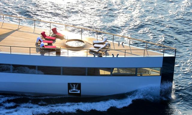 Venus yacht Sunken Jacuzzi