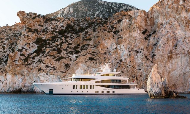 Stella MI yacht Hybrid Power Technology
