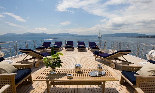 Lady Esther yacht Enhanced Deck Space