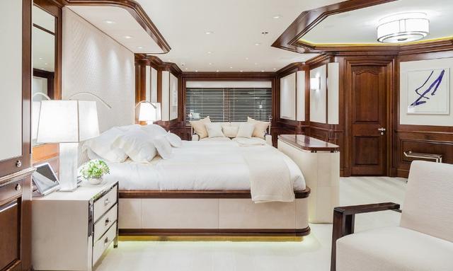 FOS yacht Master suite 