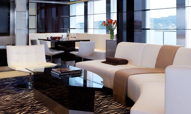 Totem yacht Modern, Elegant Interiors