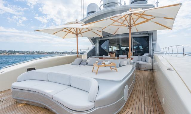 Enzo yacht Exterior Relaxation Areas