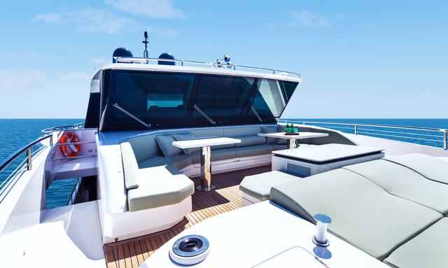 Lithium⁺ yacht Lounge and Dine Foredeck