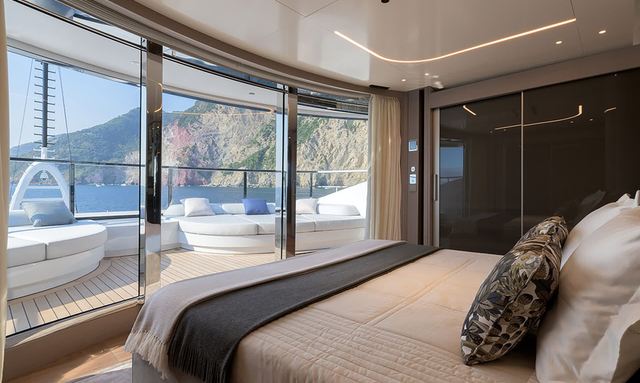 Florentia yacht Fly Deck VIP Apartment
