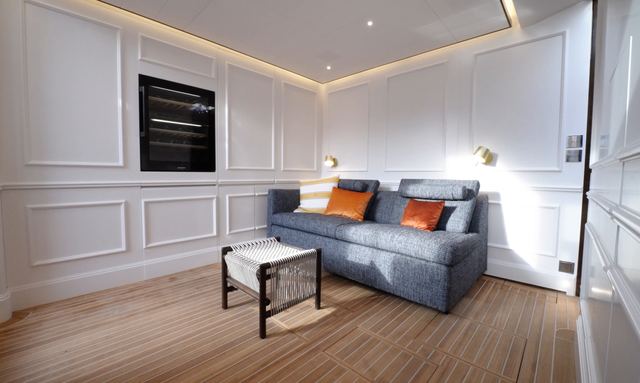 Gentleman yacht Teak-Lined Waterside Lounge