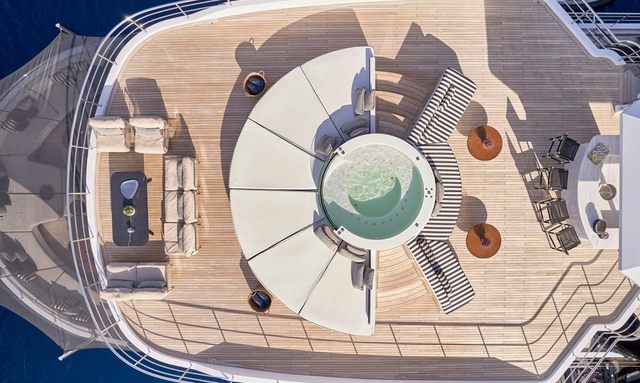 Omnia yacht Sundeck Luxury