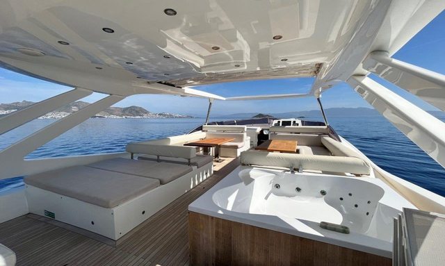 Victory yacht Expansive Flybridge