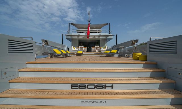 Swimsuit yacht Spacious Half-Deck