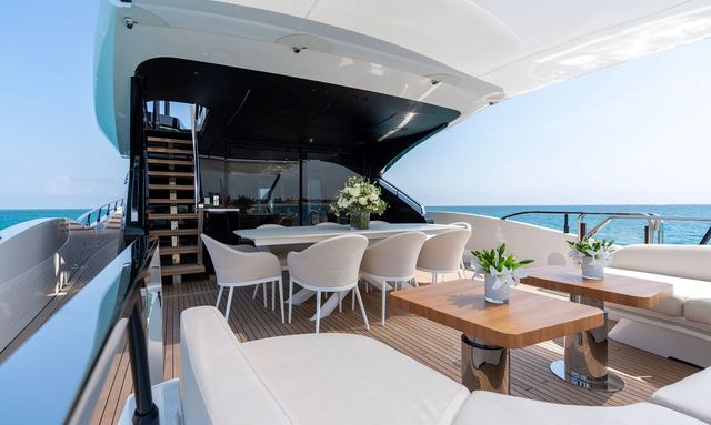 Jacqpot yacht Alfresco Dining