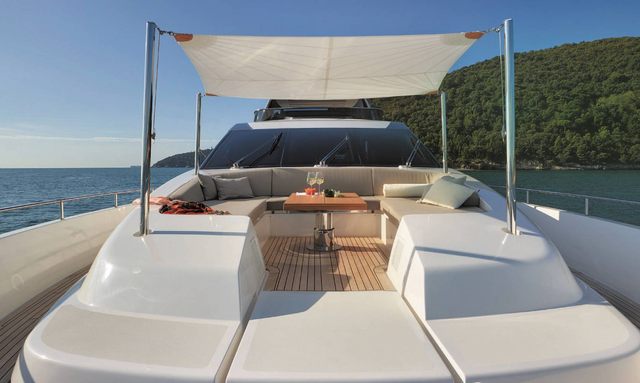 Thyke yacht Private Bow Cabana