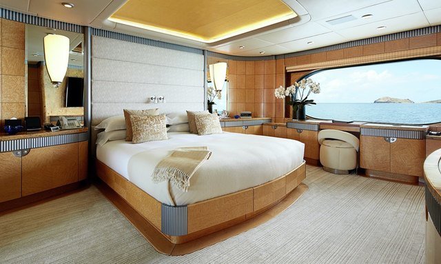 Fortunate Sun yacht Master Suite